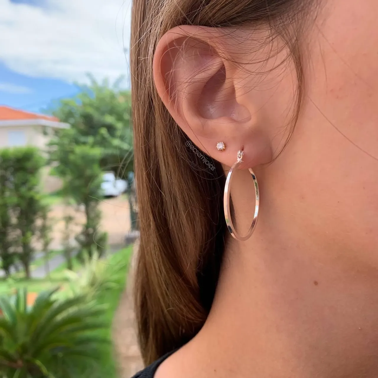 Argola com tranqueta 3cm de diâmetro 15mm de espessura- banhado a prata 925