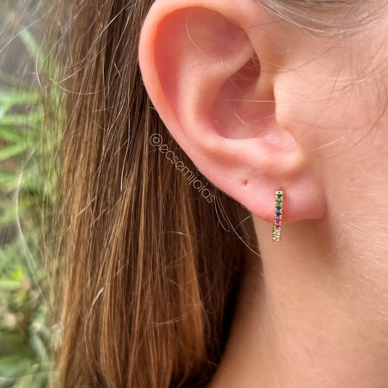 Argola quadrada M com 1 fileira cravejada - 12mm - banhado a ouro 18k