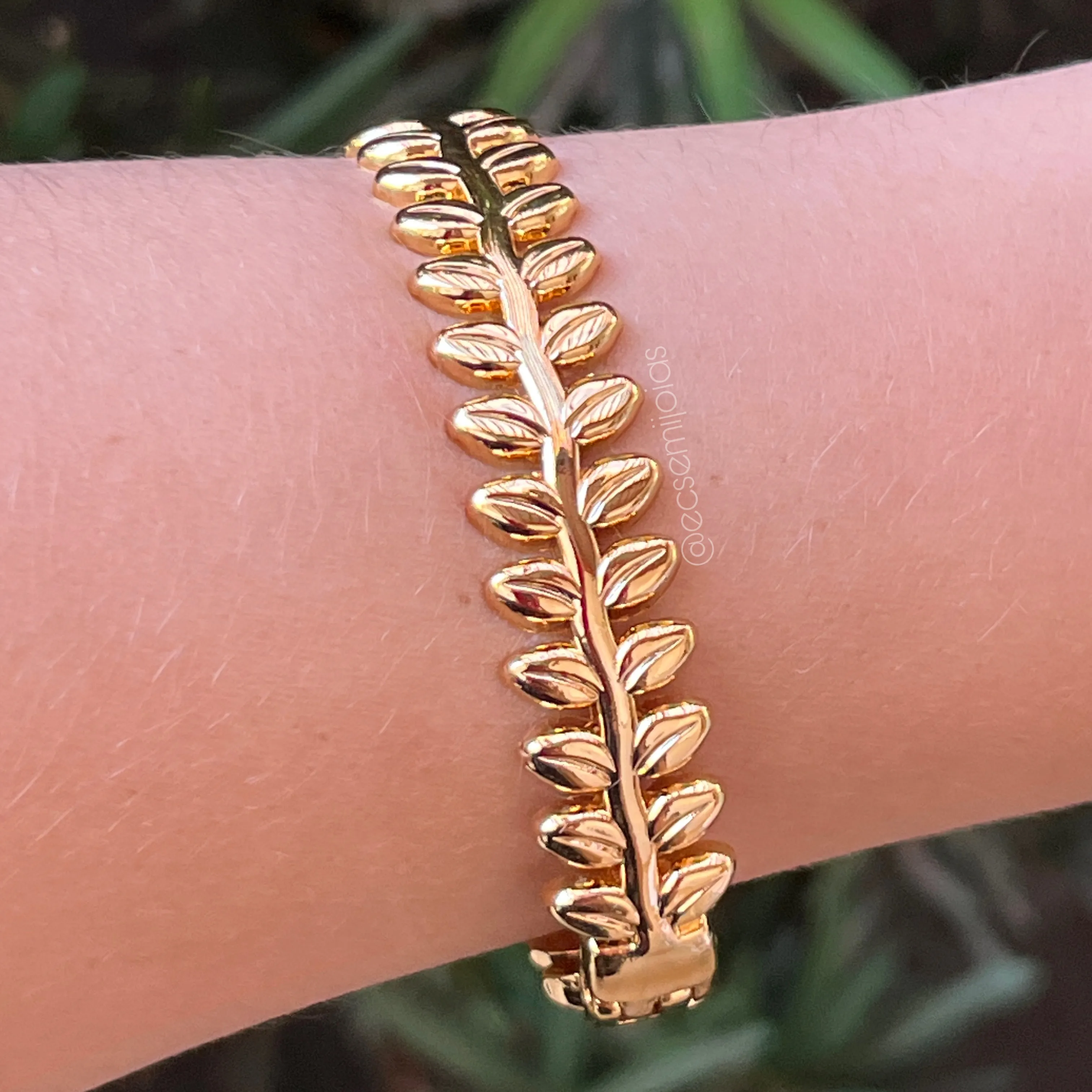 Bracelete 100% folhas lisas - 13mm - banhado a ouro 18k