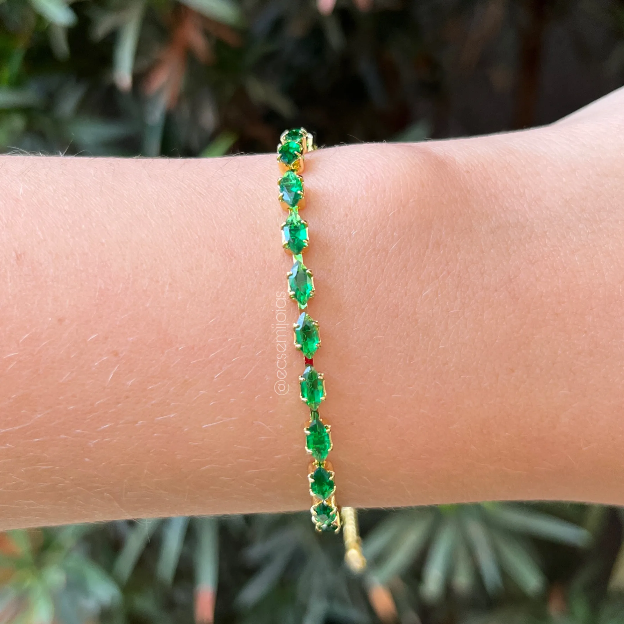 Pulseira shambala com 12 navetes 2x6mm - banhado a ouro 18k