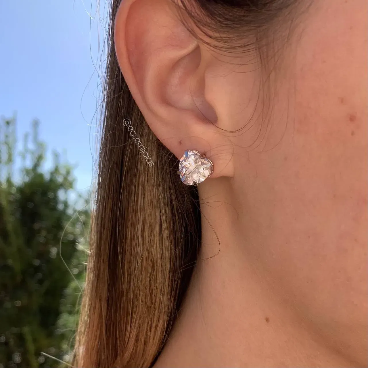 Brinco pedra coração 4 garras fusion e galeria - banhado a ródio branco