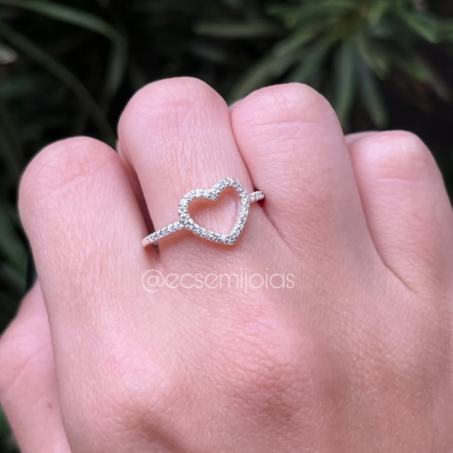 Anel de coração vazado cravejado - 11x11mm - banhado a prata 925