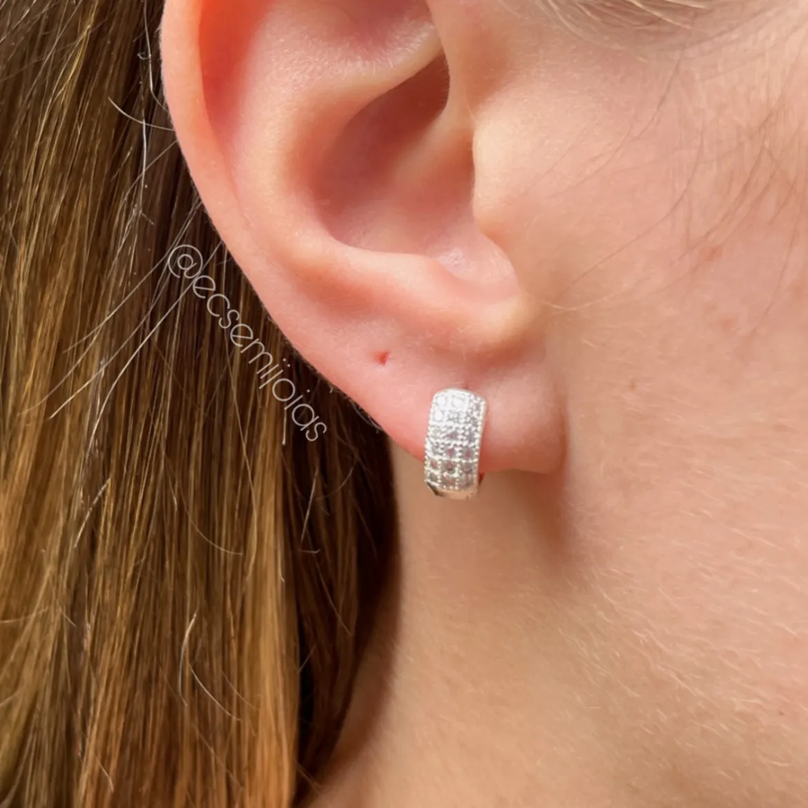 Argola 12mm com 3 fileiras cravejadas P -  banhado a prata 925