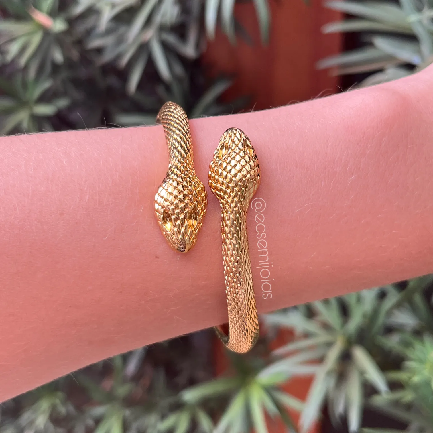 Bracelete de cobra - banhado a ouro 18k