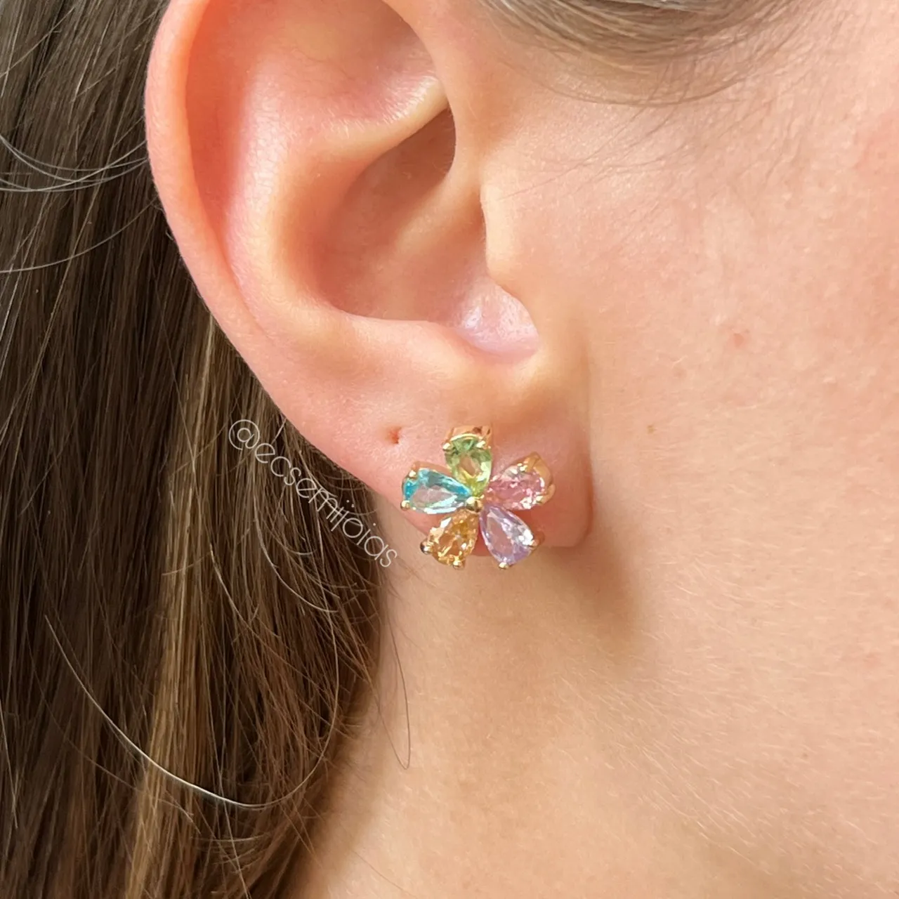 Brinco flor com zircônias baguetes 14mm  GG- banhado a ouro 18k