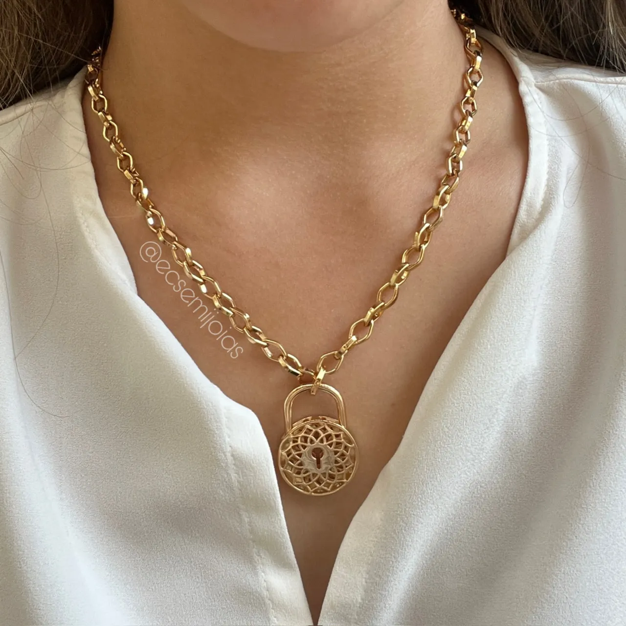 Colar de elos com cadeado redondo - 45 cm - banhado a ouro 18k