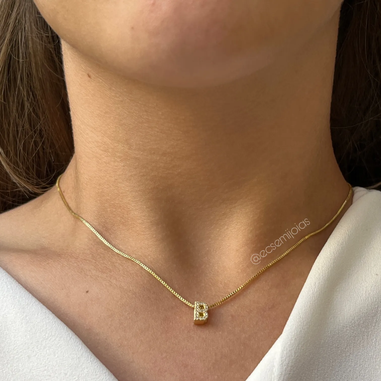 Colar de letra B cravejado - 45 cm - banhado a ouro 18k