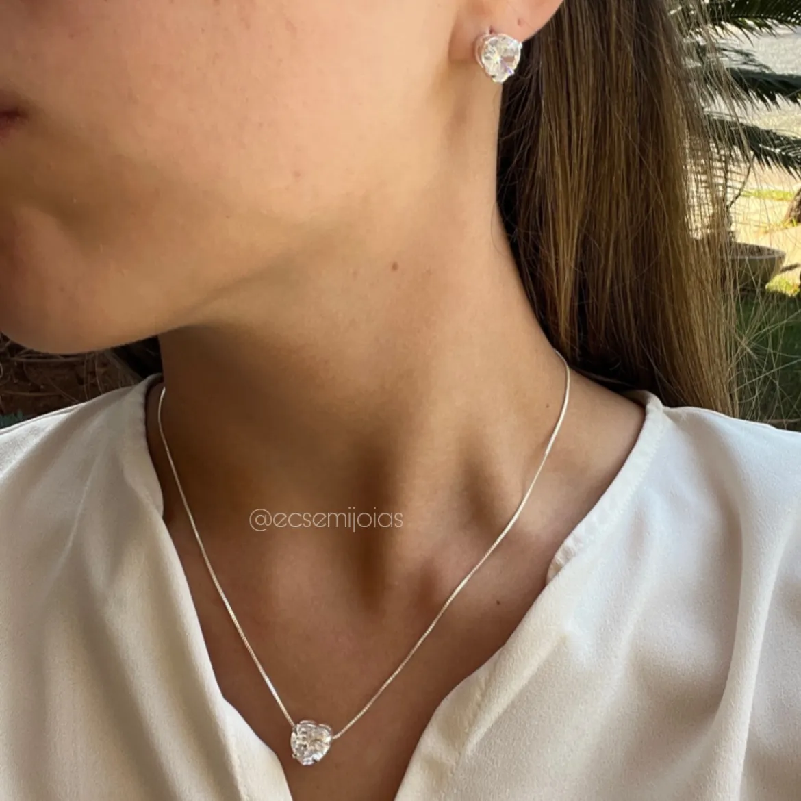 Conjunto de brinco e colar coração 1x1cm com 4 garras - 45 cm - banhado a prata 925