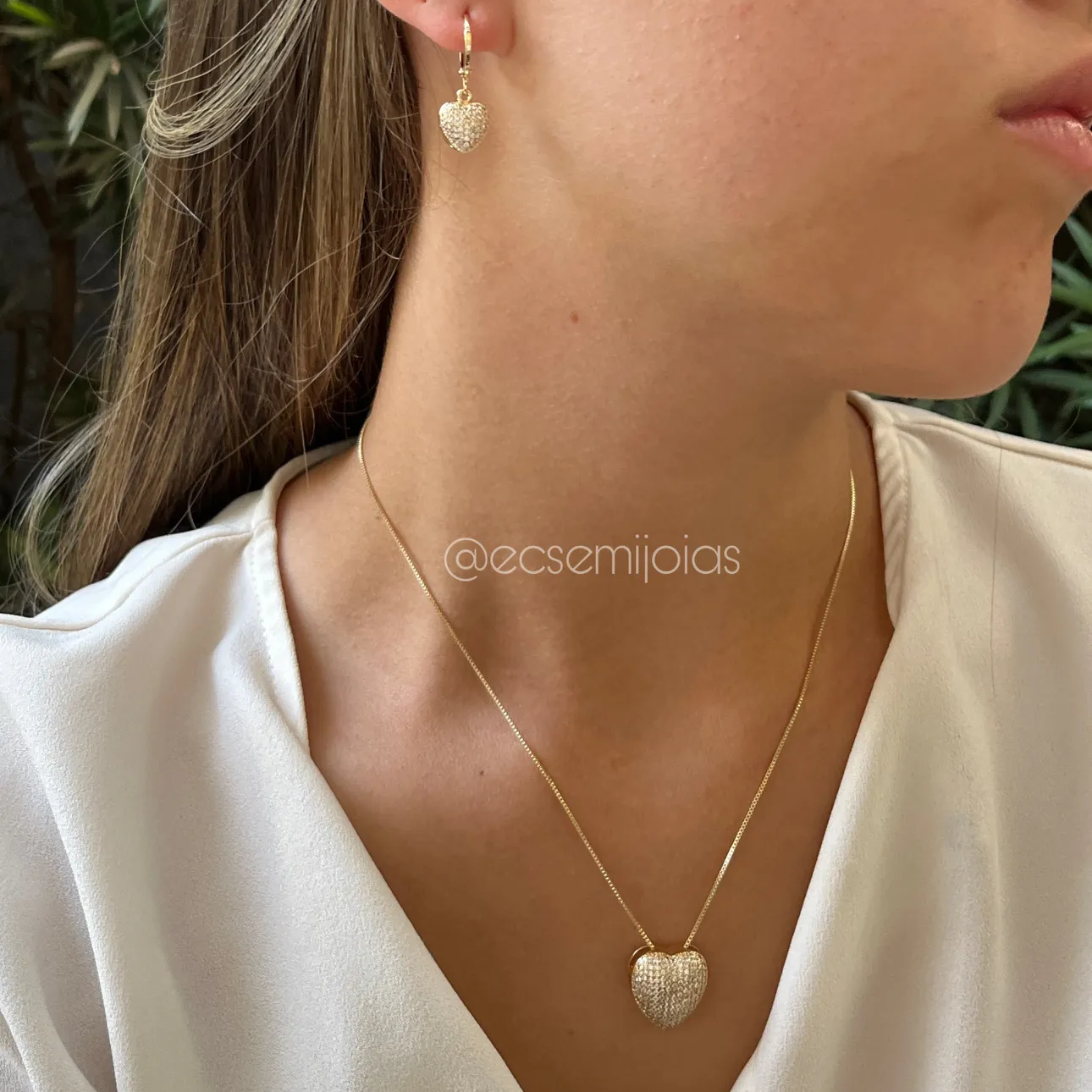 Conjunto de brinco e colar coração cravejado - 45 cm - banhado a ouro 18k