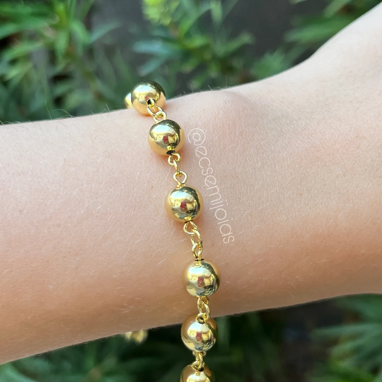 Pulseira com várias bolas lisas 8mm - 24cm - banhado a ouro 18k