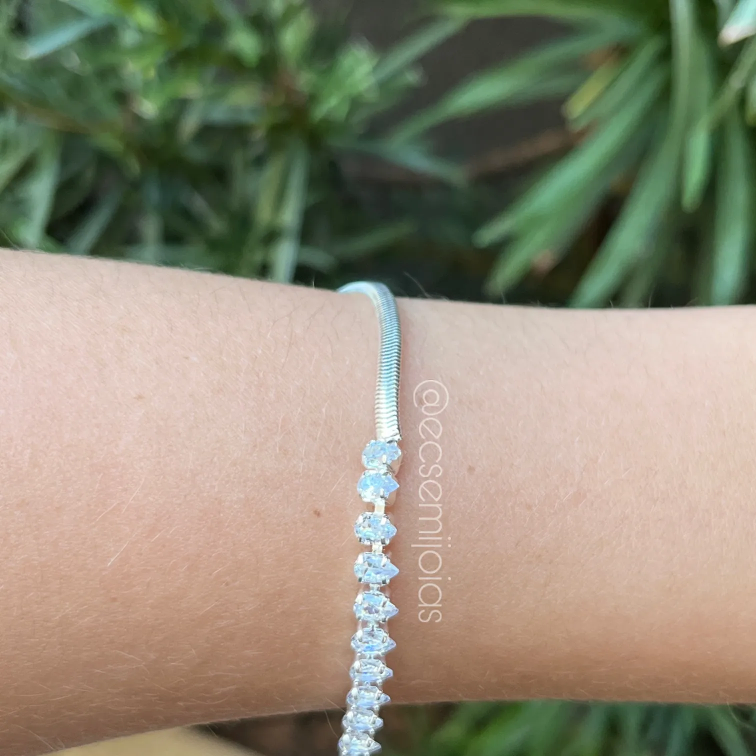 Pulseira metade fita 3mm e metade zircônias gota 3x5mm  - 18cm - banhado a prata 925