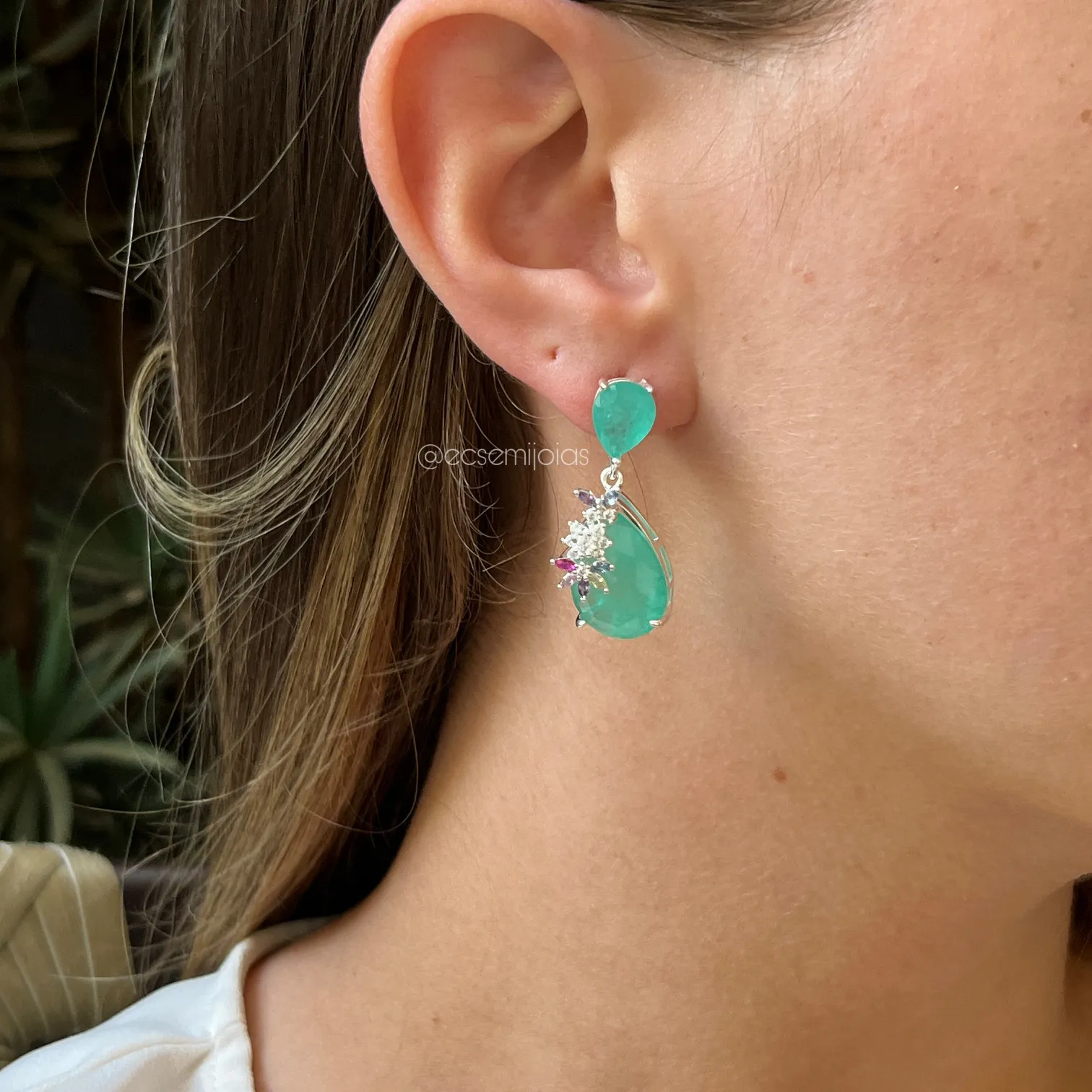 Conjunto brinco, colar e anel gota com flores cravejadas - banhado a prata 925
