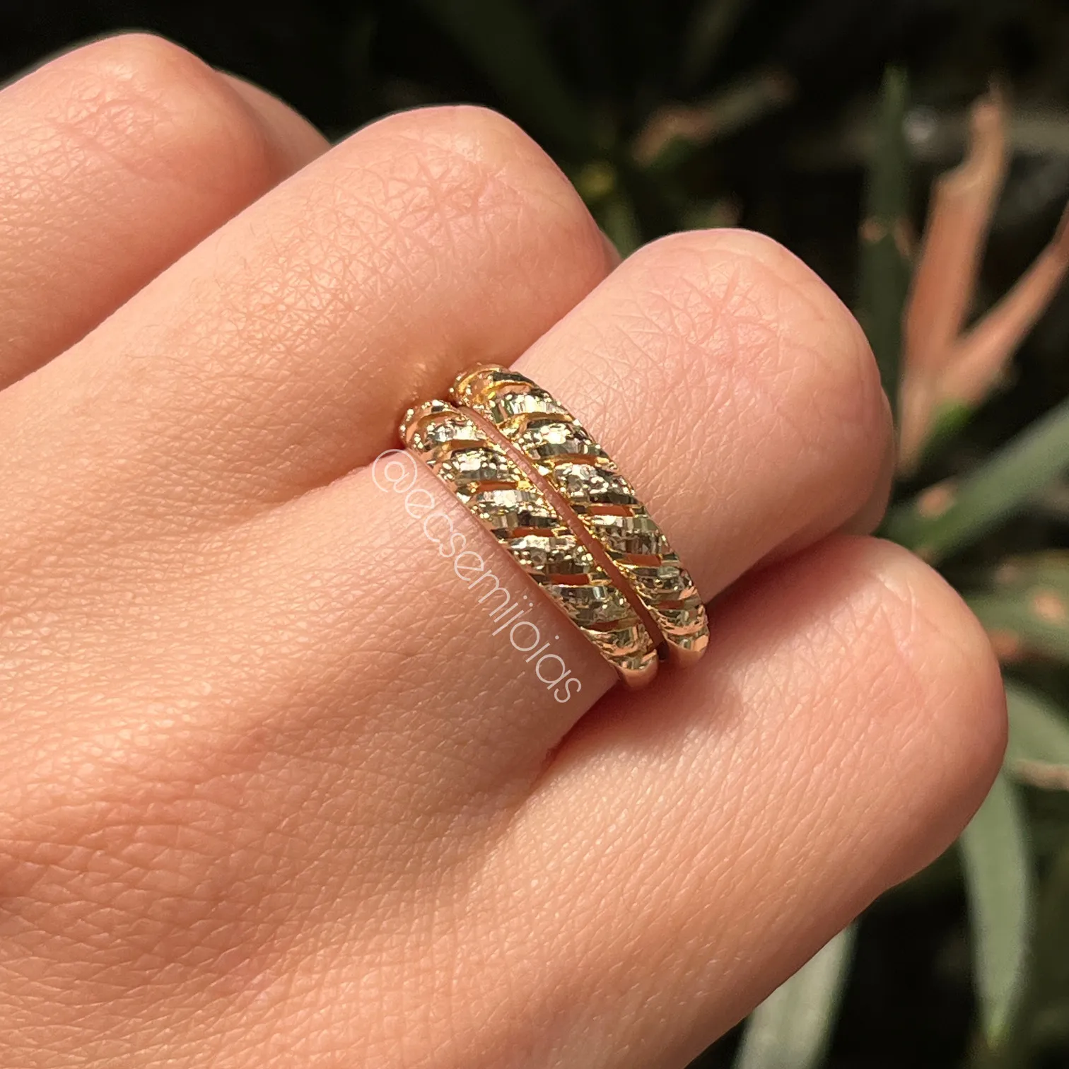 Anel aparador trabalhado - banhado a ouro 18k
