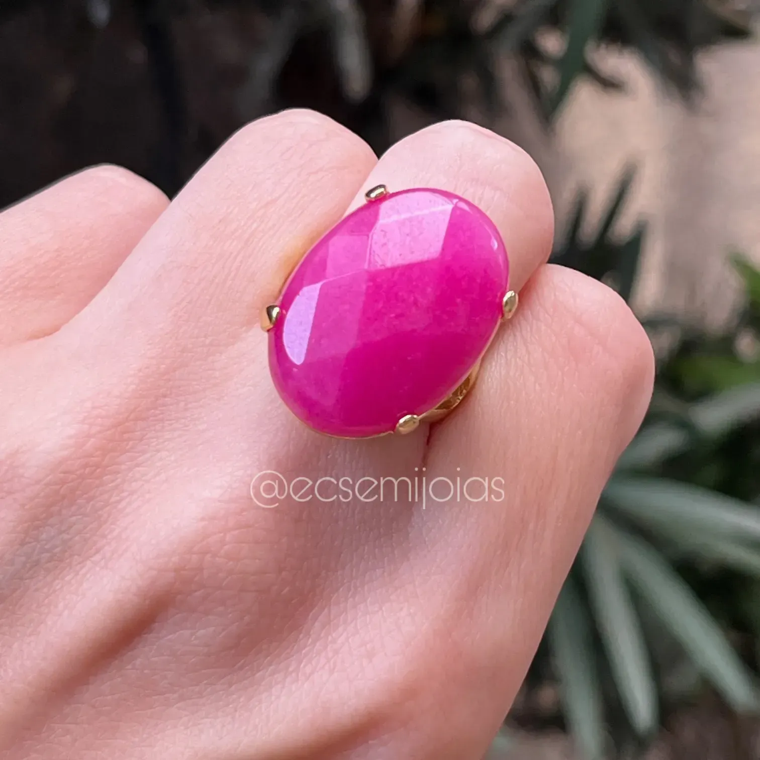 Anel com pedra oval pink - banhado a ouro 18k