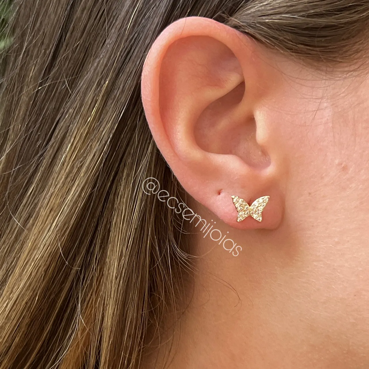 Brinco borboleta cravejada  M- banhado a ouro 18k