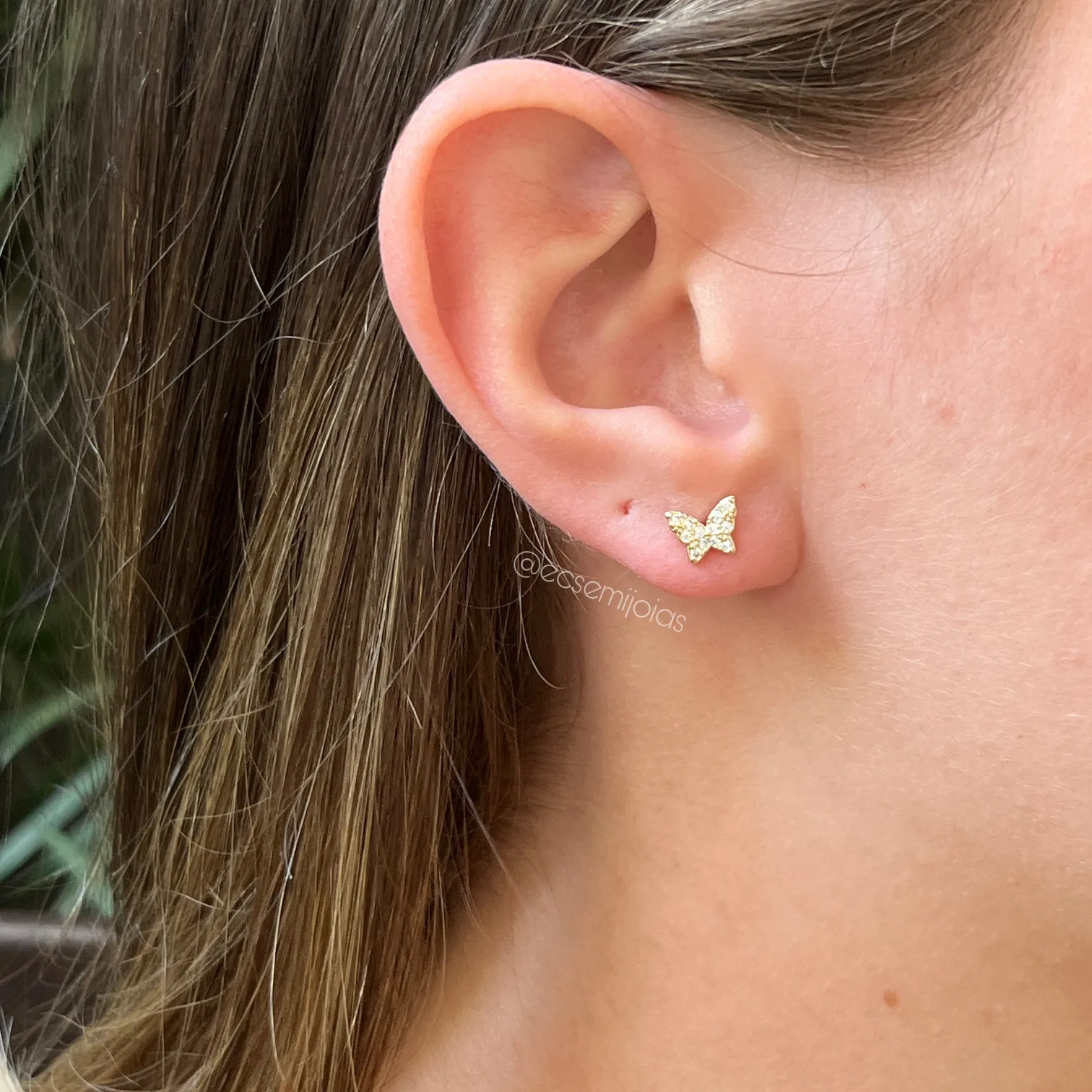 Brinco borboleta cravejada  P - banhado a ouro 18k