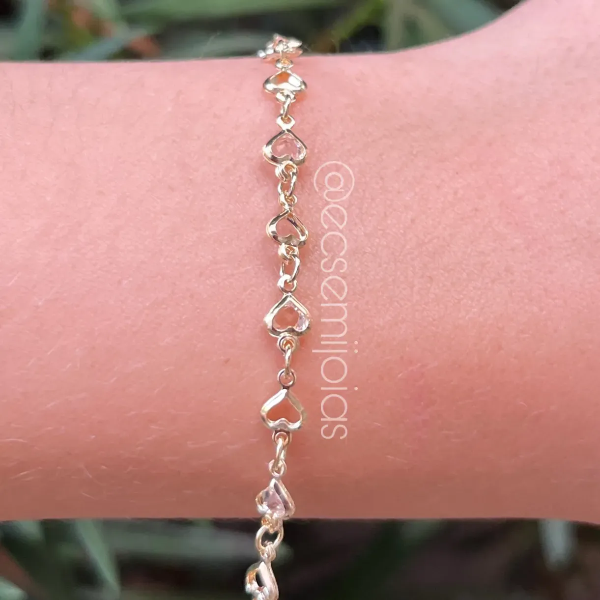 Pulseira com corações com zircônia e outro vazado intercalados - 15cm - banhado a ouro 18k