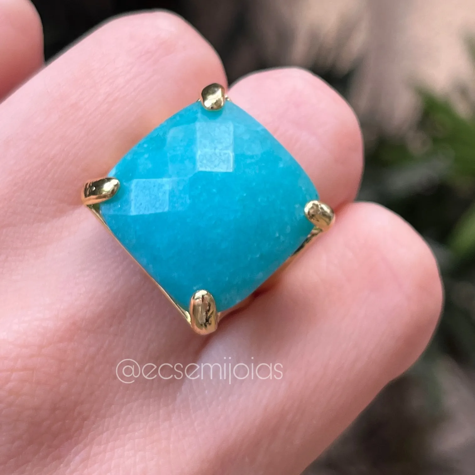 Anel pedra quadrada turquesa  - banhado a ouro 18k