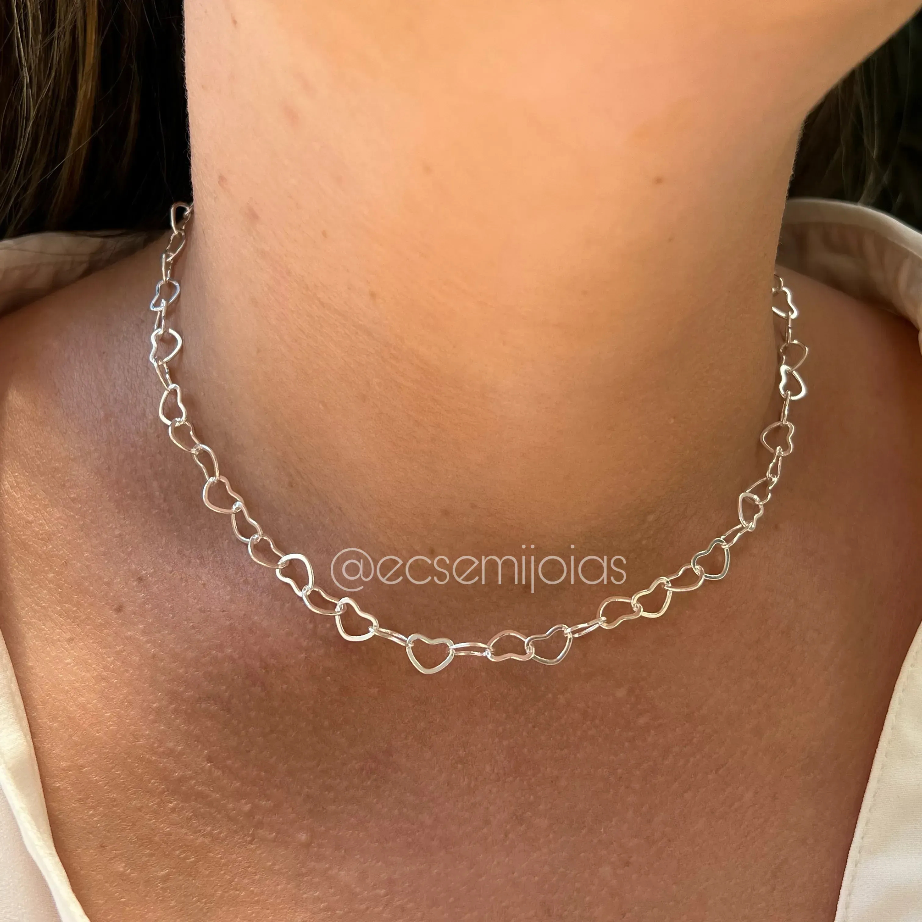 Colar com 100% elos de corações vazados lisos - 42cm - Banhado a prata 925