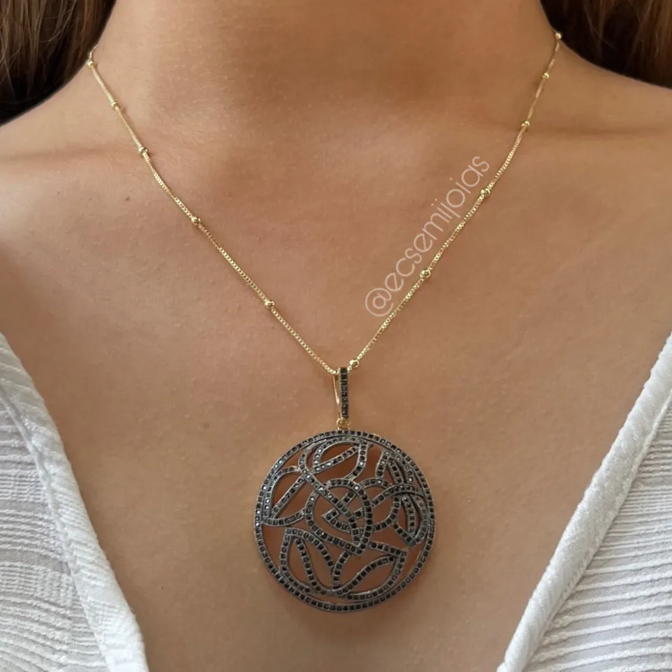 Colar mandala entrelaçada vazada cravejada - 45 cm - banhado a ouro 18k