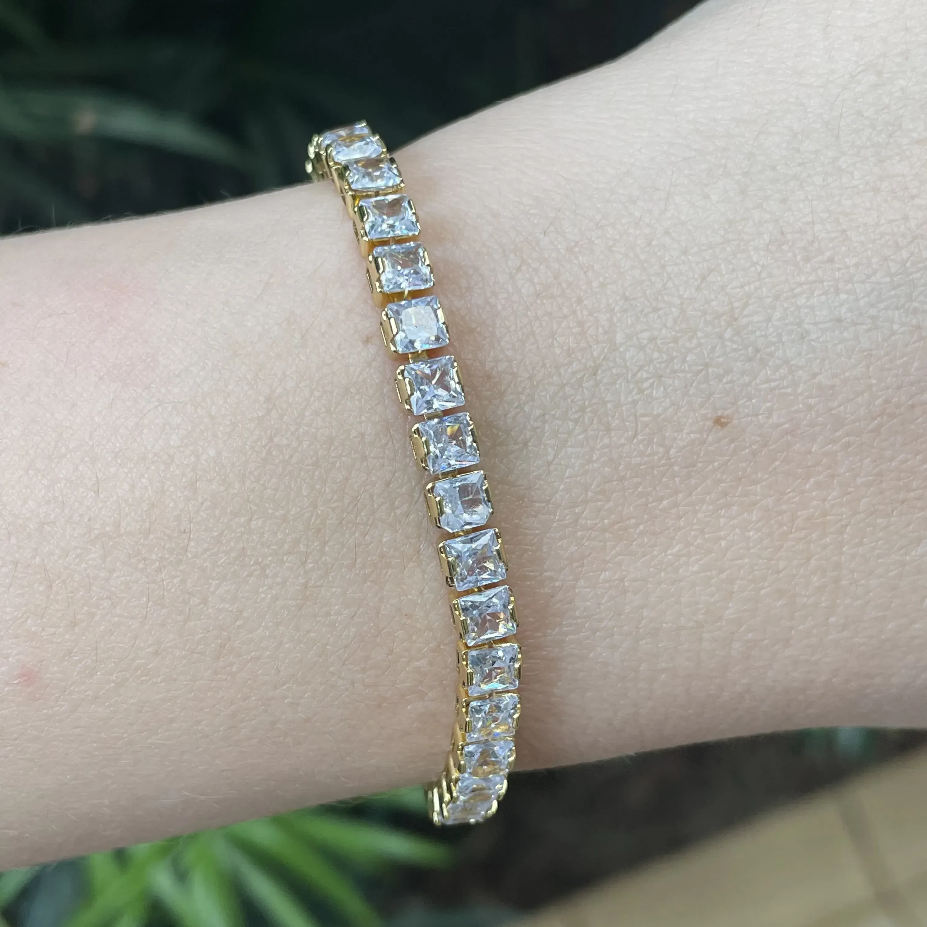Pulseira 100% com zircônias quadradas 4x4mm - 16cm - banhado a ouro 18k