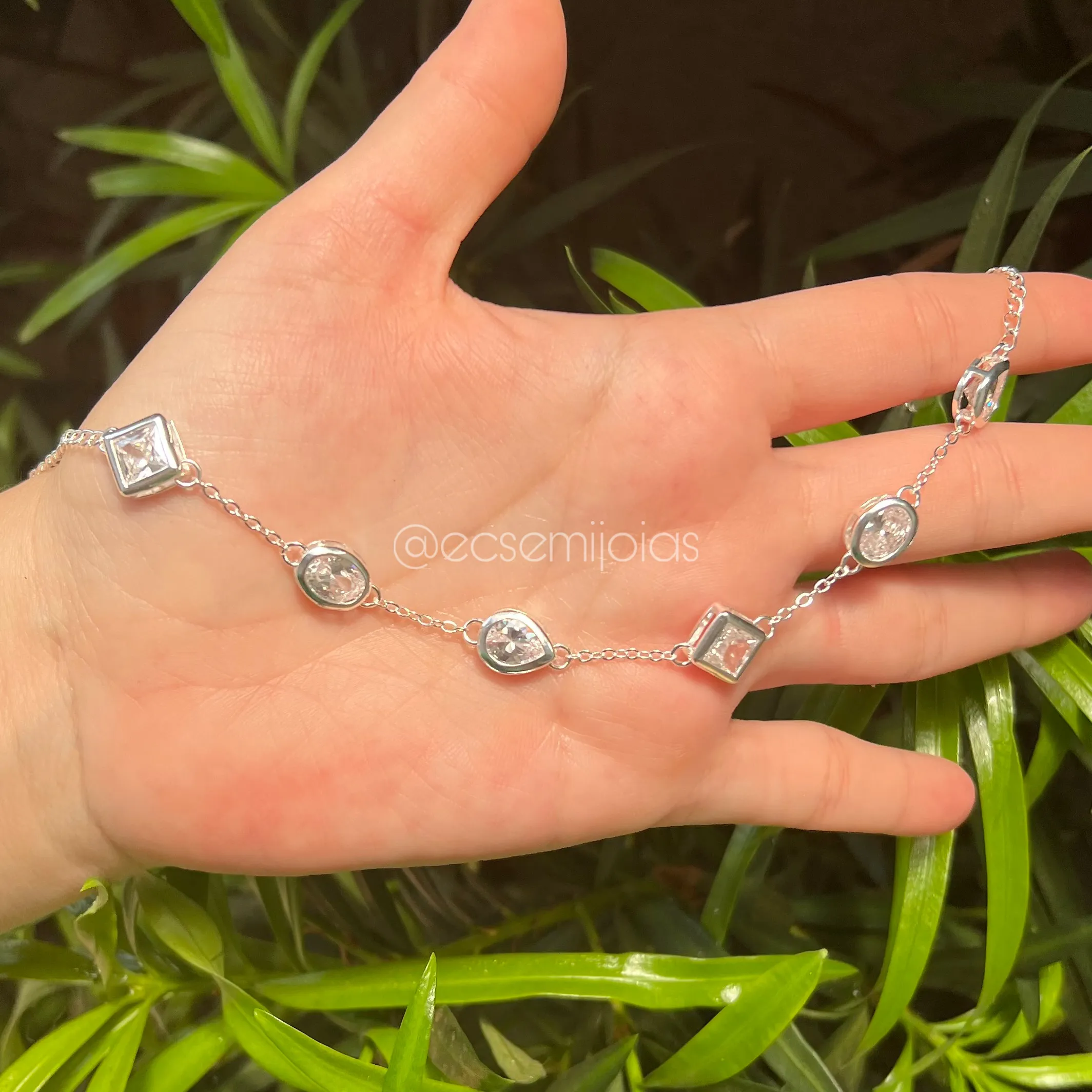 Pulseira com 6 zircônias maiores (quadrada, oval e gota) - 19cm + extensor - banhado a prata 925