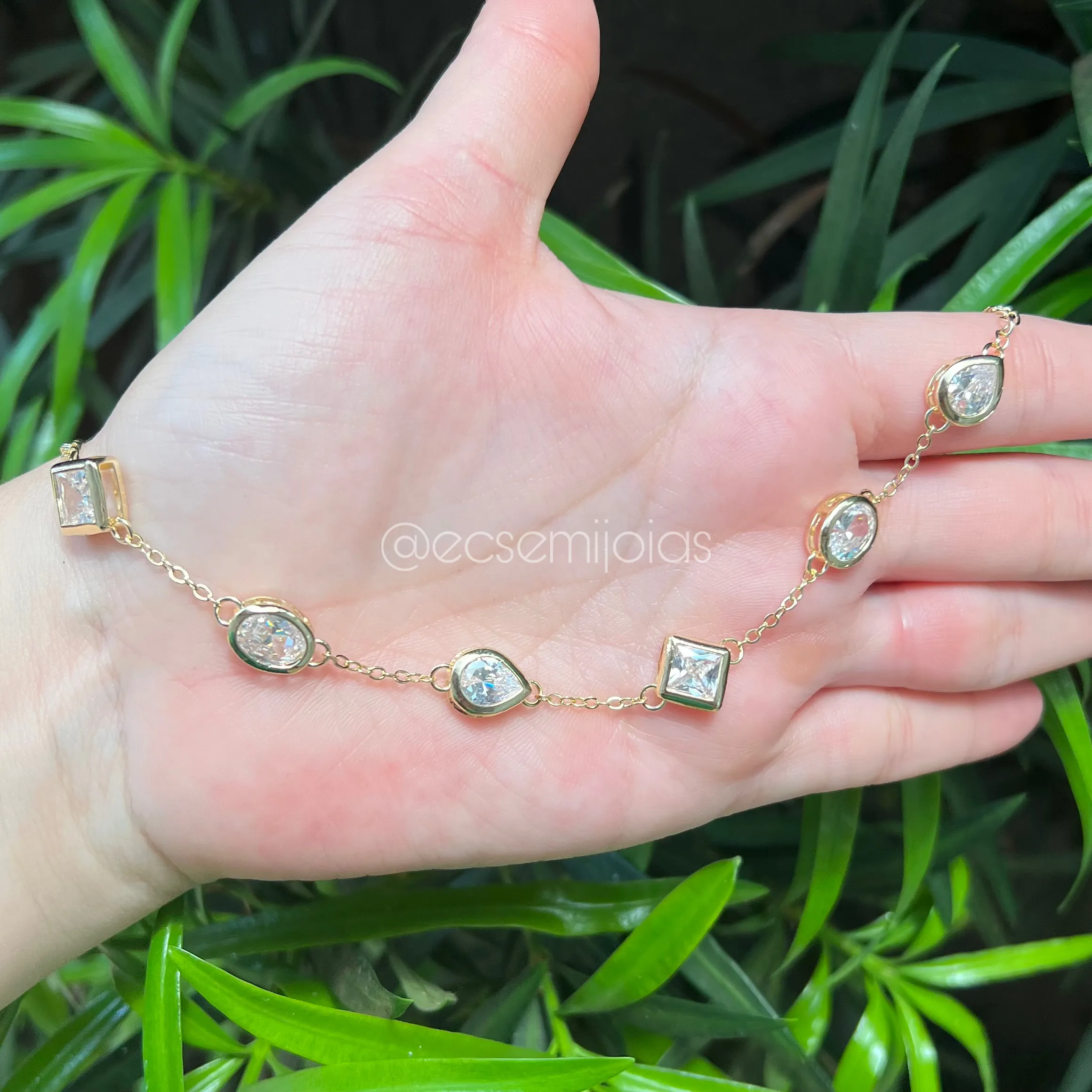 Pulseira com 6 zircônias maiores (quadrada, oval e gota) - 19cm + extensor - banhado a ouro 18k
