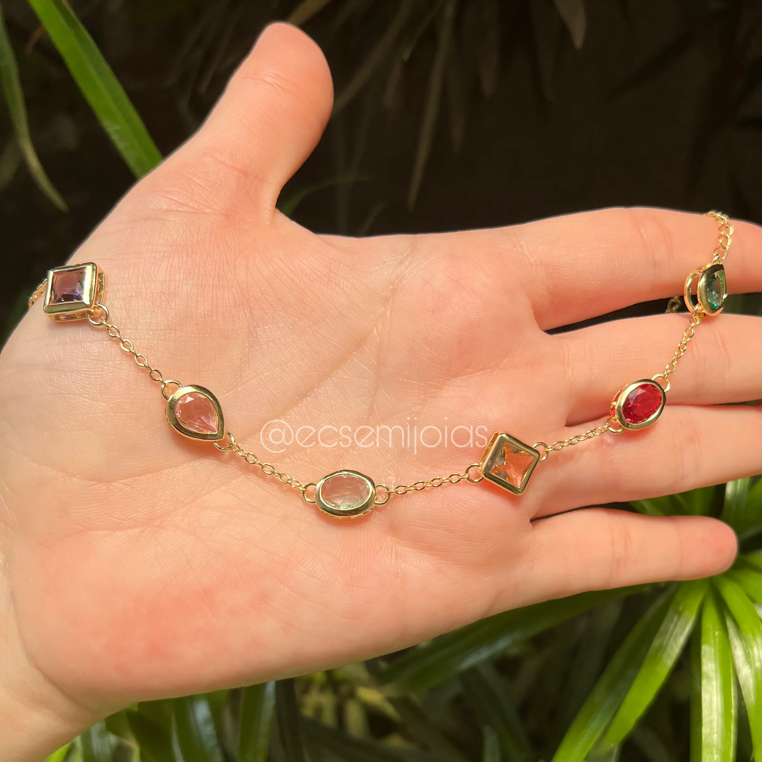Pulseira com 6 zircônias maiores (quadrada, oval e gota) - 19cm + extensor - banhado a ouro 18k