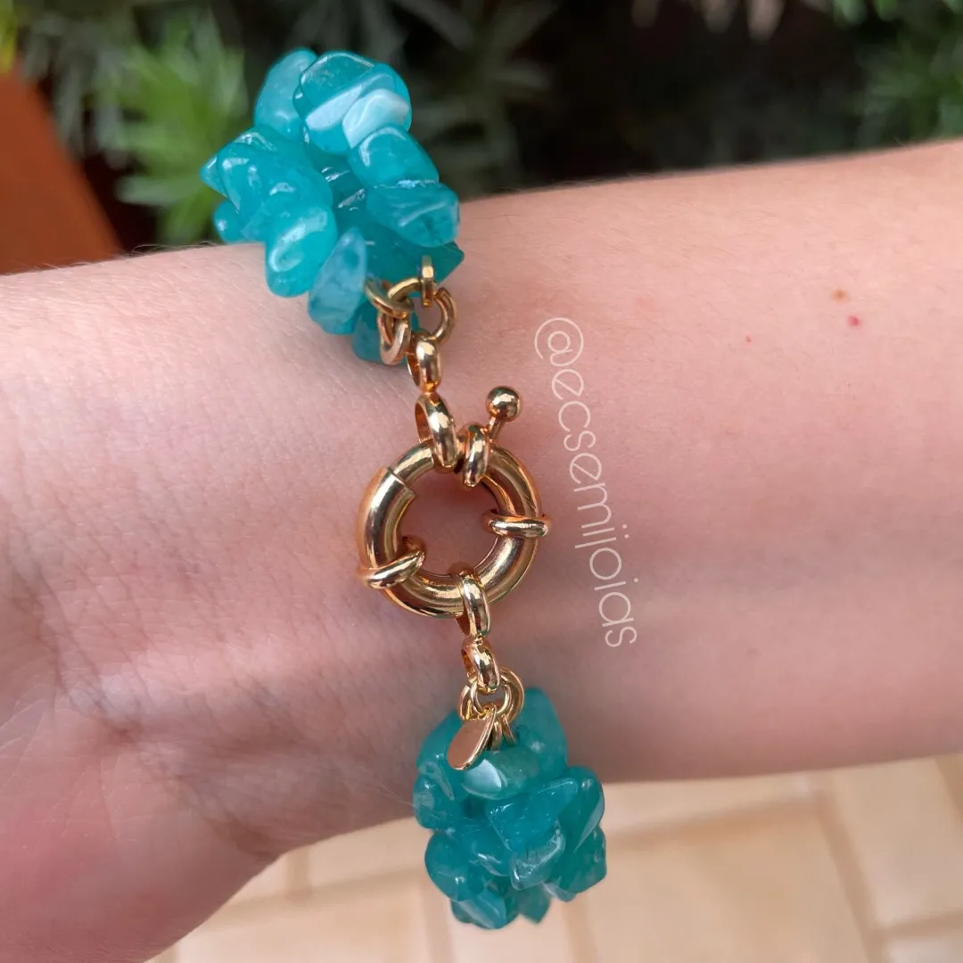 Pulseira com 3 fios com pedras de tamanhos variados e pérolas de água doce - 20cm - banhado a ouro 18k
