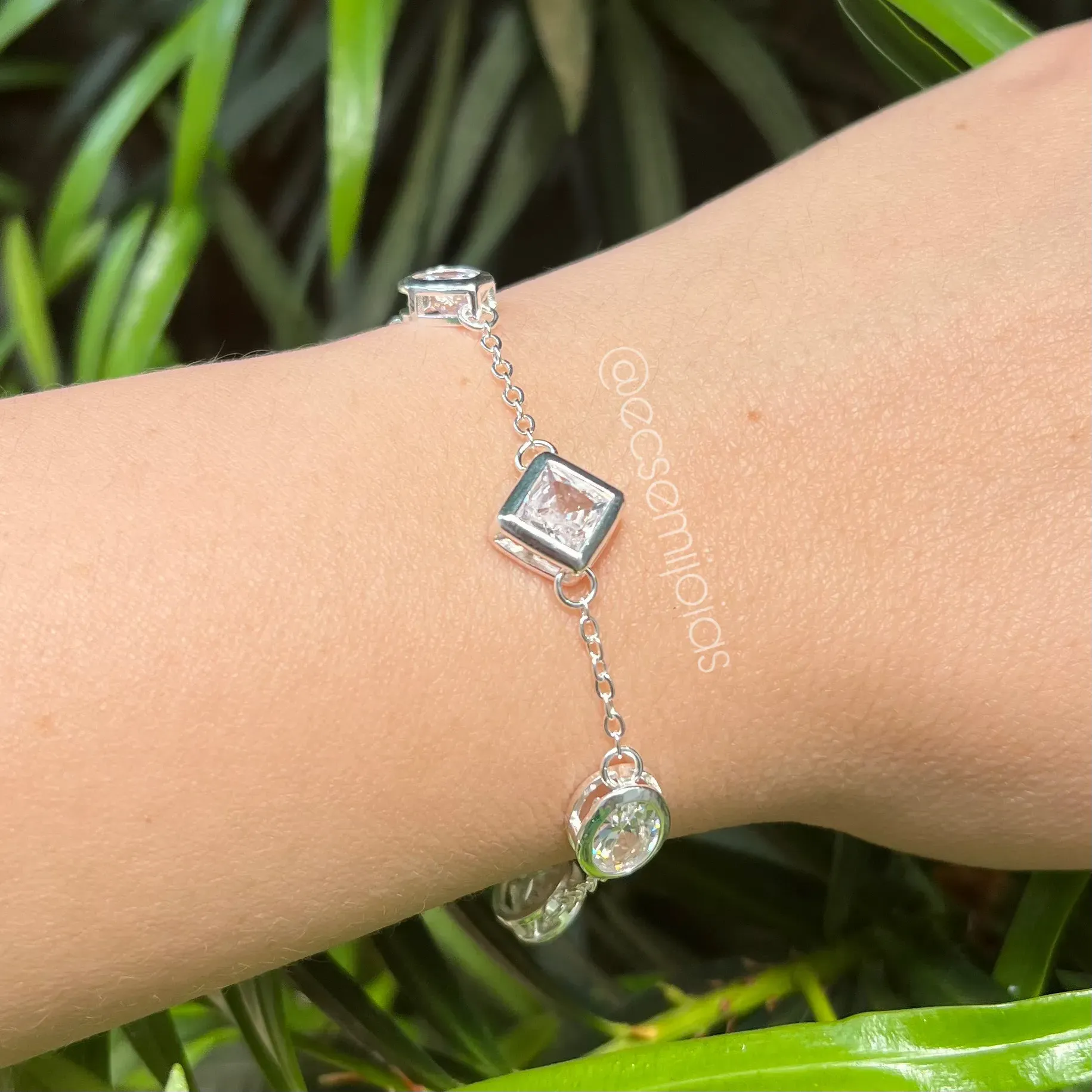 Pulseira com 6 zircônias maiores (quadrada, oval e gota) - 19cm + extensor - banhado a prata 925