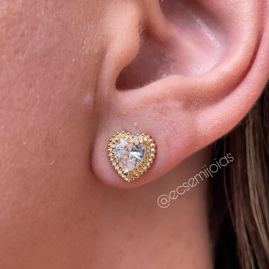 Conjunto de brinco e colar com zircônia de coração maior com bordas bombardeadas - banhado a ouro 18k