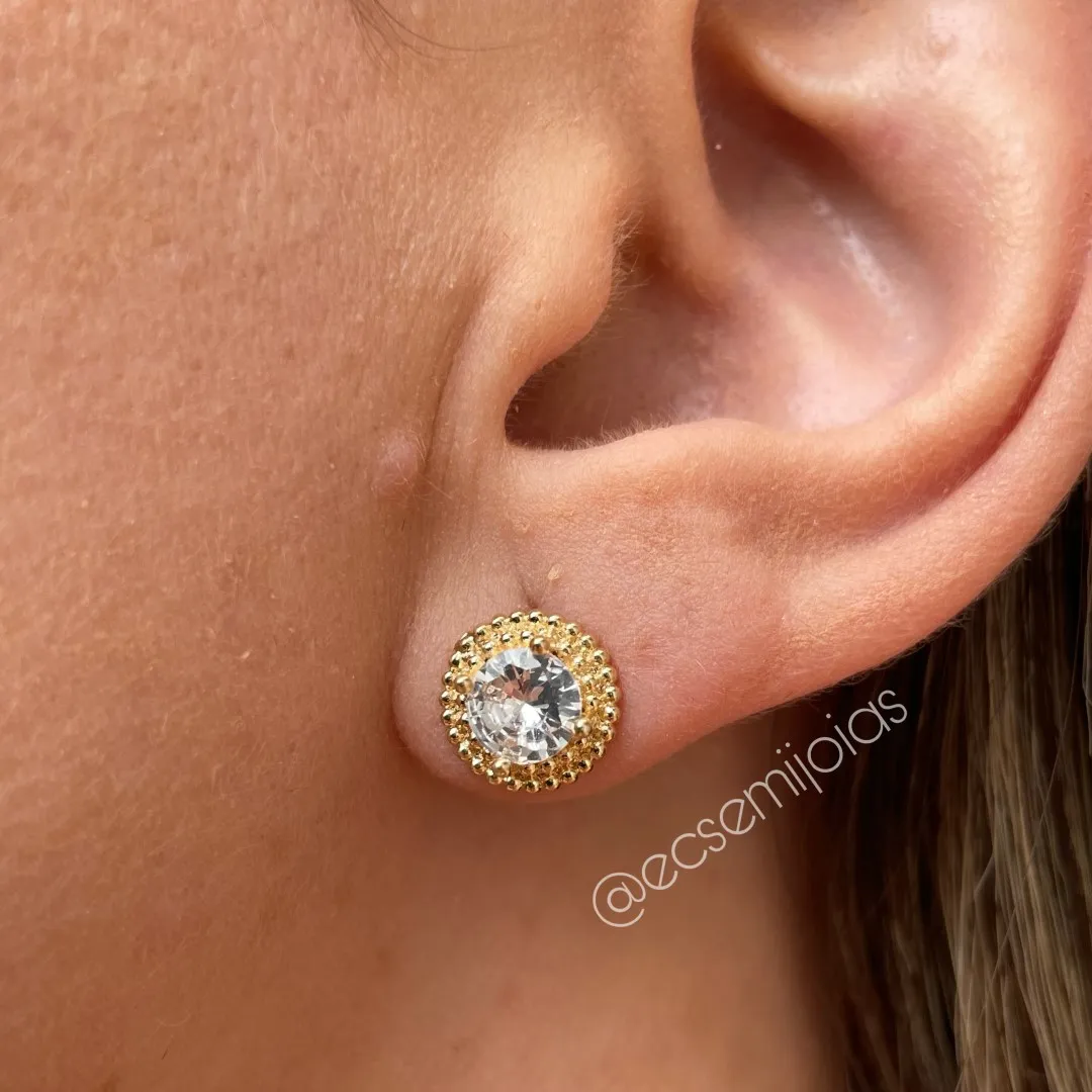 Conjunto de brinco e colar com zircônia redonda maior com bordas bombardeadas - banhado a ouro 18k