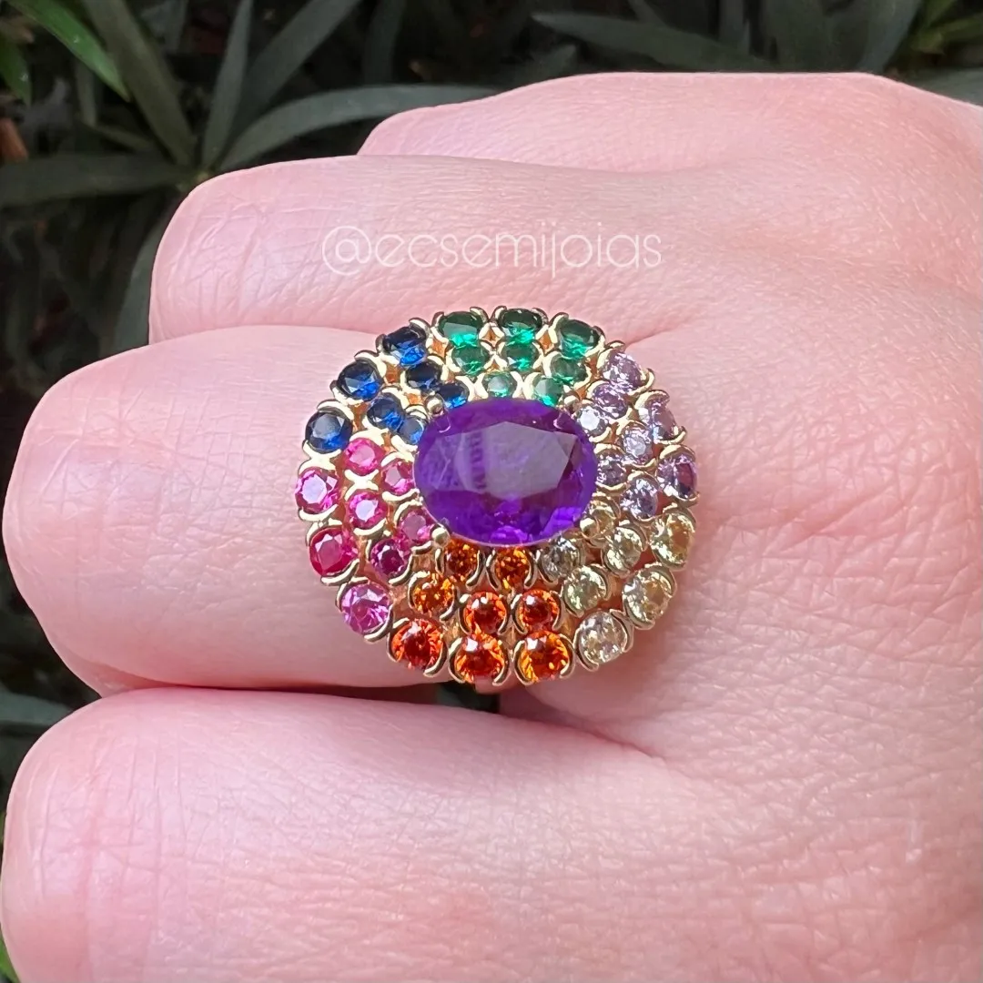 Conjunto anel e brinco com pedra natural oval grande no centro e 3 bordas cravejadas nas laterais - banhado a ouro 18k