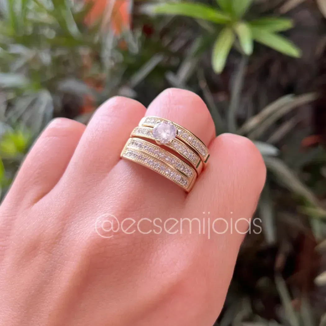 Anel trio com solitário centro com 2 aparadores cravejados  - banhado a ouro 18k