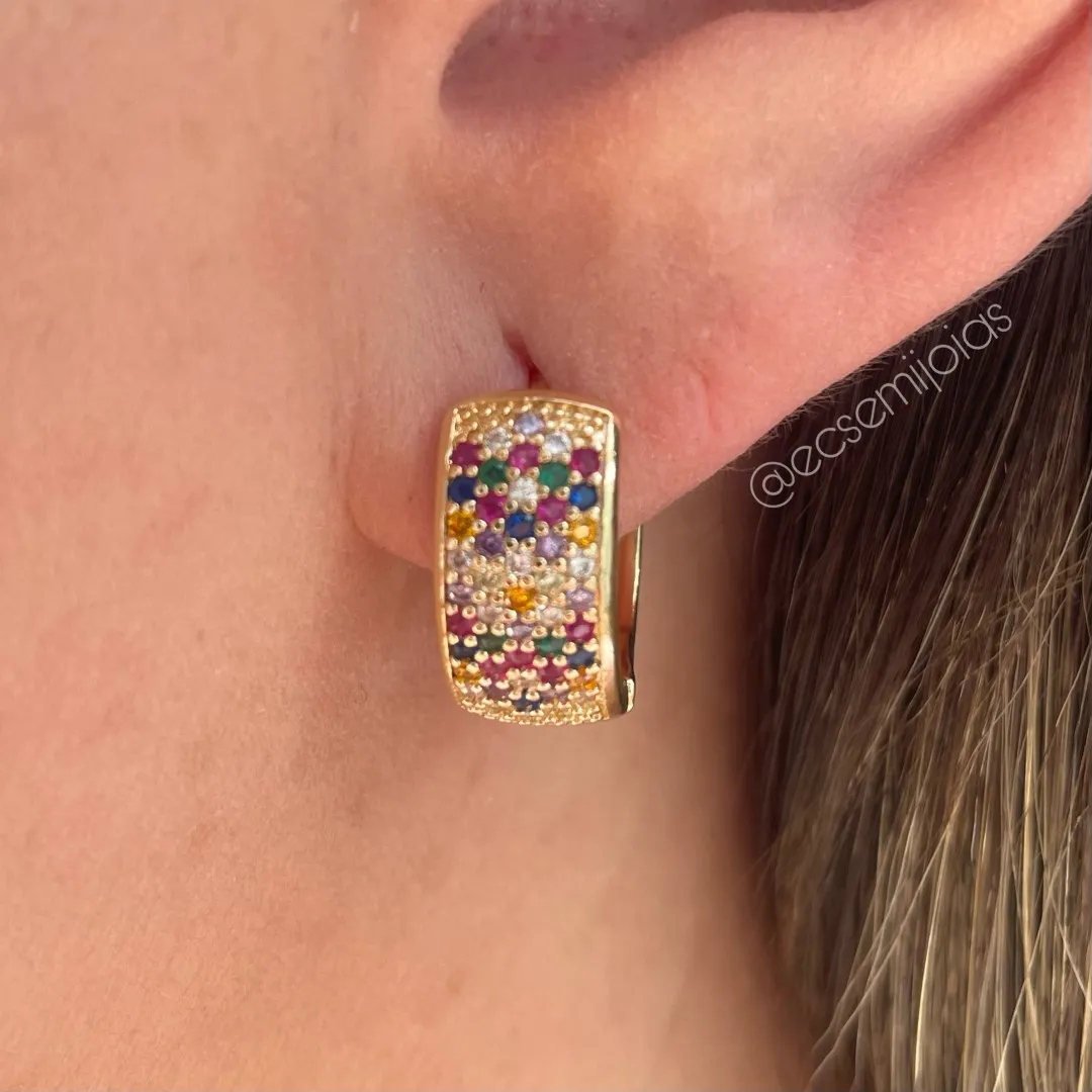 Argola tranqueta com 5 fileiras cravejadas - 2,6cm x 7mm - banhado a ouro 18k