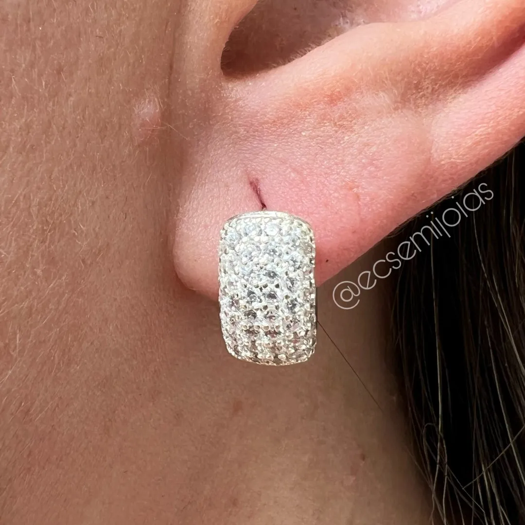 Argola tranqueta com 6 fileiras cravejadas - 16mm - banhado a prata 925