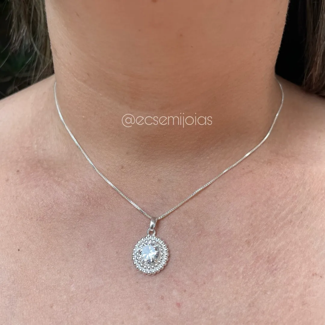 Conjunto de brinco e colar com zircônia redonda maior com bordas bombardeadas - banhado a prata 925