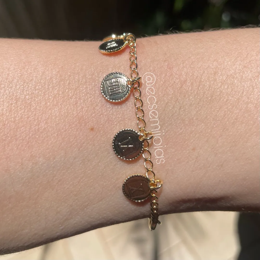 Pulseira com moedas dos 10 mandamentos penduradas - 18cm - banhado a ouro 18k