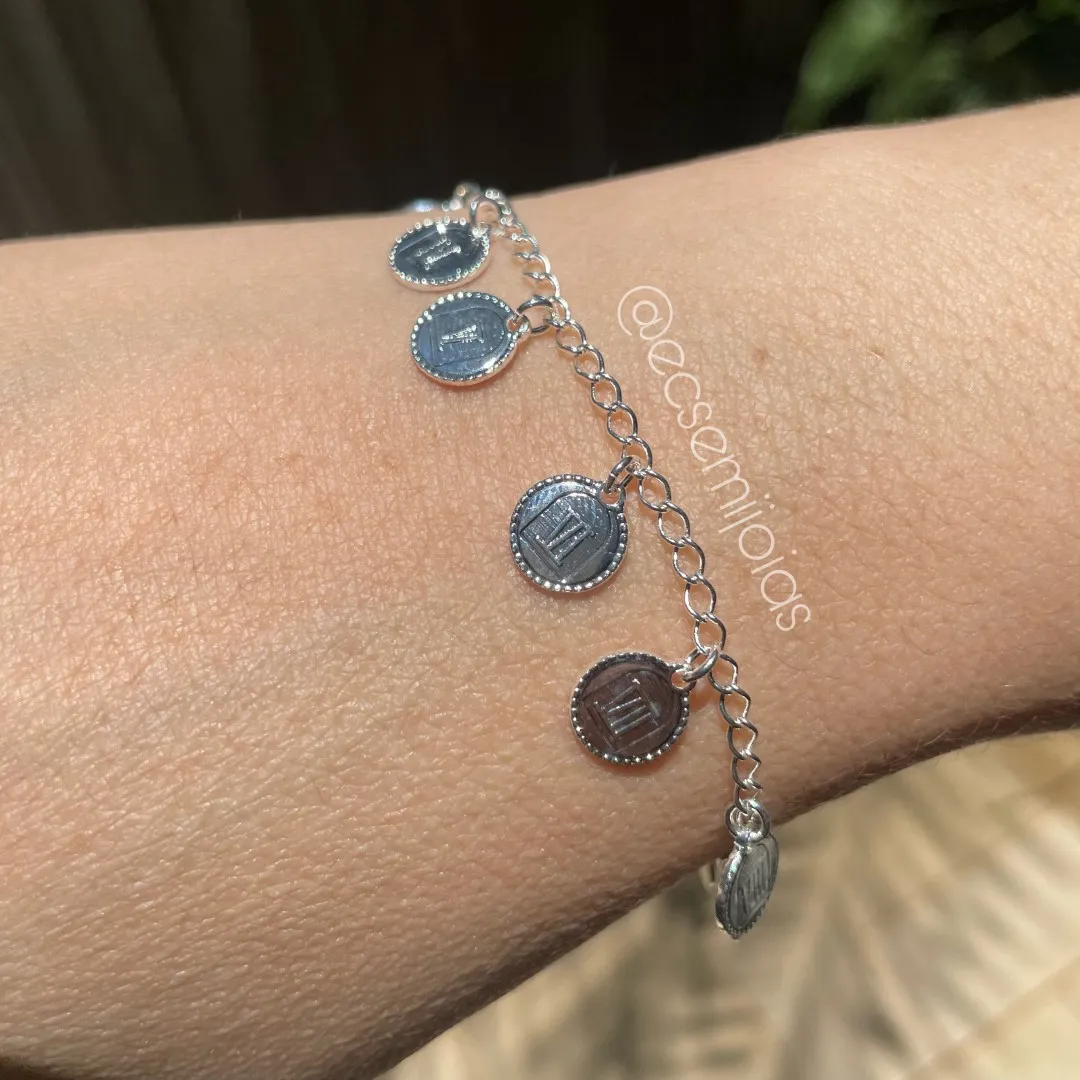 Pulseira com moedas dos 10 mandamentos penduradas - 18cm - banhado a prata 925
