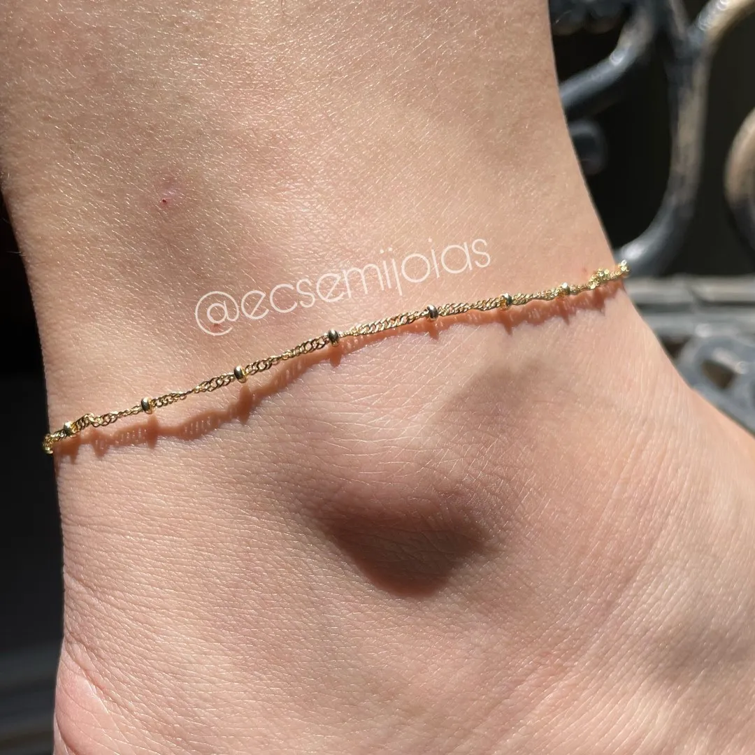 Tornozeleira com bolinhas lisas e elos trabalhados - 24cm + extensor - banhado a ouro 18k