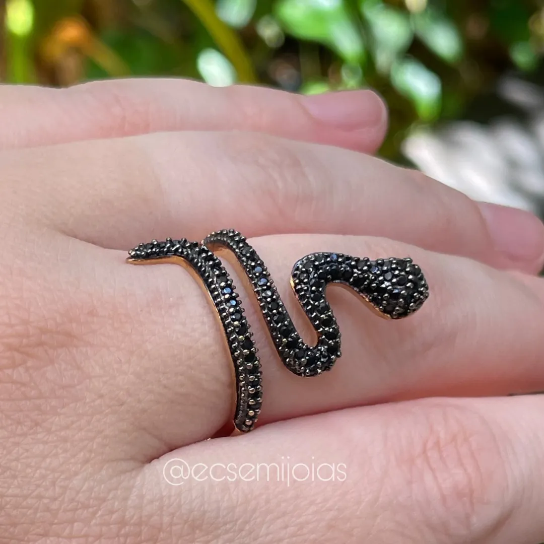 Anel cobra cravejada - banhado a ouro 18k