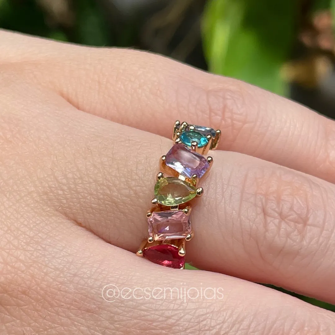 Anel com 6 zircônias coloridas (gota, retangular, redonda) - banhado a ouro 18k