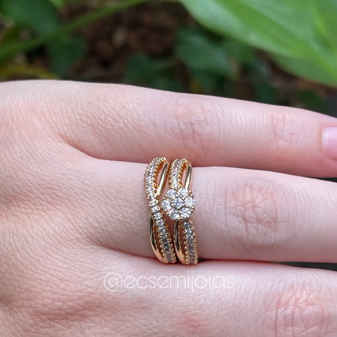 Anel duplo com chuveiro cravejado e aro entrelaçado cravejado - banhado a ouro 18k