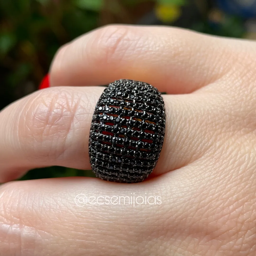 Anel oval com cravação vazada - banhado a ouro 18k