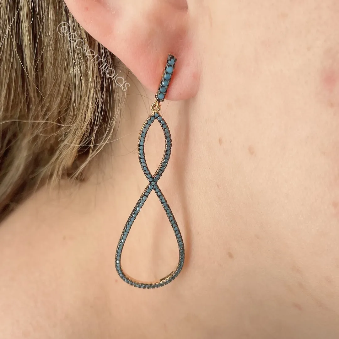 Brinco com gotas vazadas cravejadas - banhado a ouro 18k