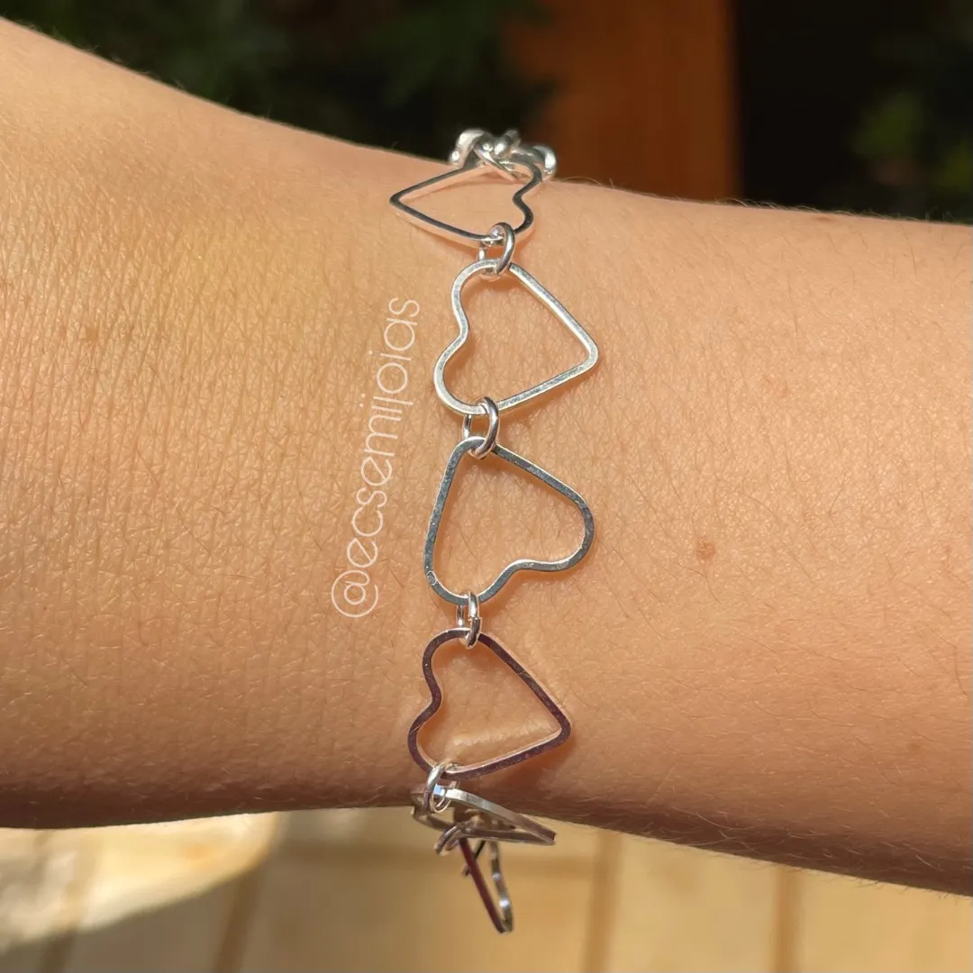 Pulseira com corações grandes lisos vazados - 19cm - banhado a prata 925
