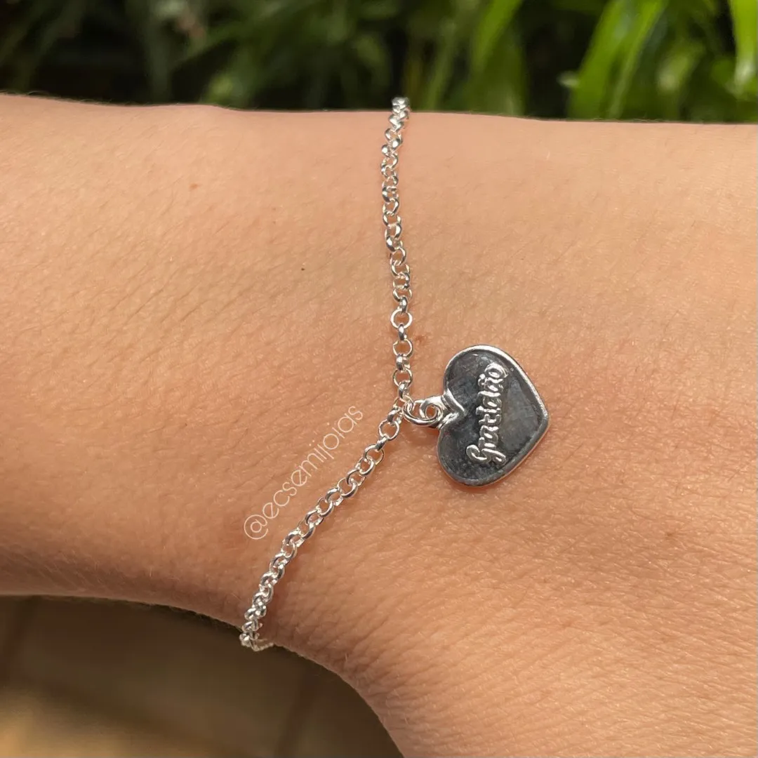 Pulseira de elo português fininho com coração escrito GRATIDÃO - 19cm - banhado a prata 925