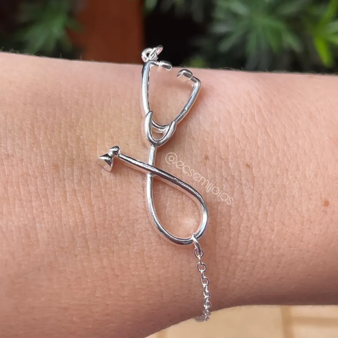 Pulseira de elo português fininho com estetoscópio - 21cm - banhado a prata 925