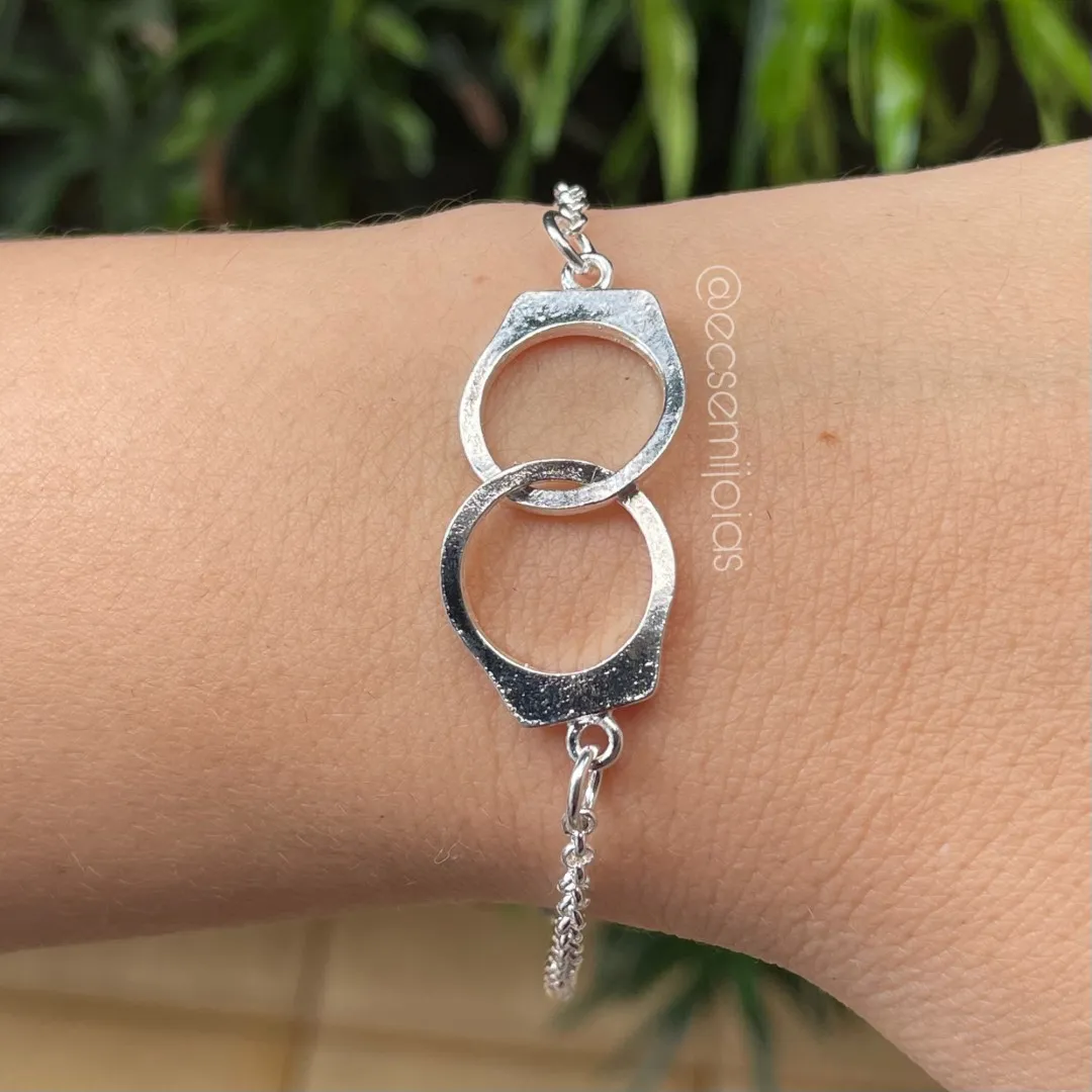 Pulseira de elo português fino com algema - 21cm - banhado a prata 925