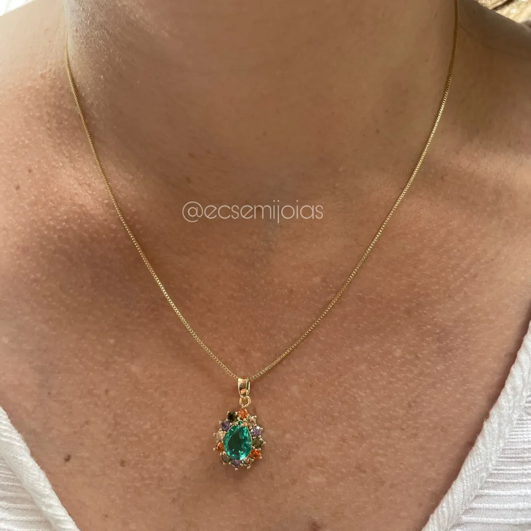 Conjunto de brinco e colar gota maior no centro cravejado em volta - banhado a ouro 18k